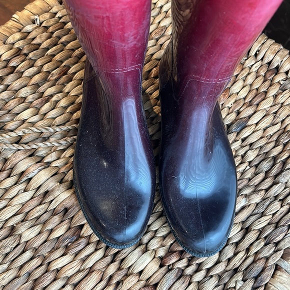 Dav rain boots. - Picture 2 of 4